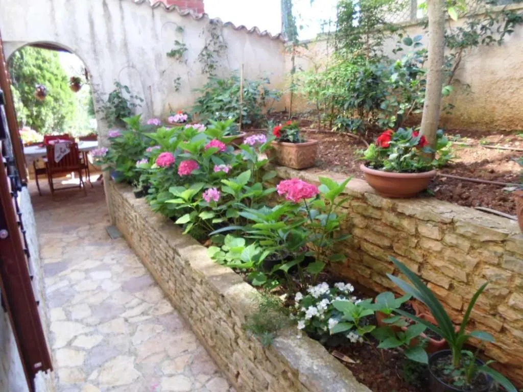Apartment In Banjole With Air Conditioning, Wifi, Washing Machine 3360-2 Croatia
