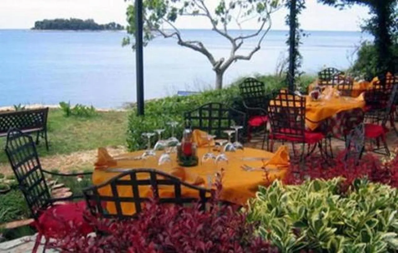 Apartment In Banjole With Air Conditioning, Wifi, Washing Machine 3360-2 0*,  Croatia