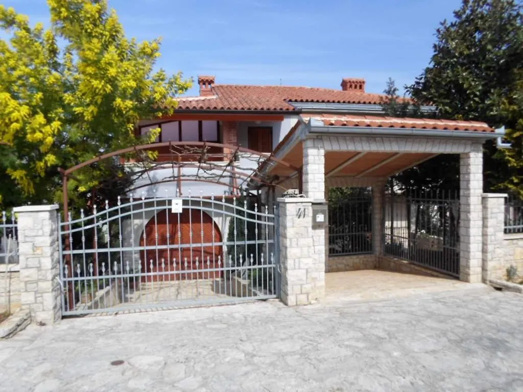 Apartment In Banjole With Air Conditioning, Wifi, Washing Machine 3360-2 Croatia