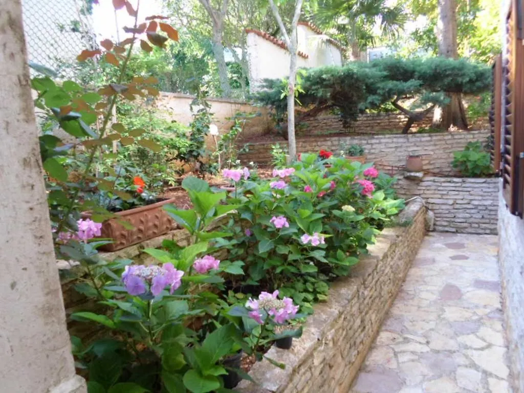 Apartment In Banjole With Air Conditioning, Wifi, Washing Machine 3360-2 Croatia