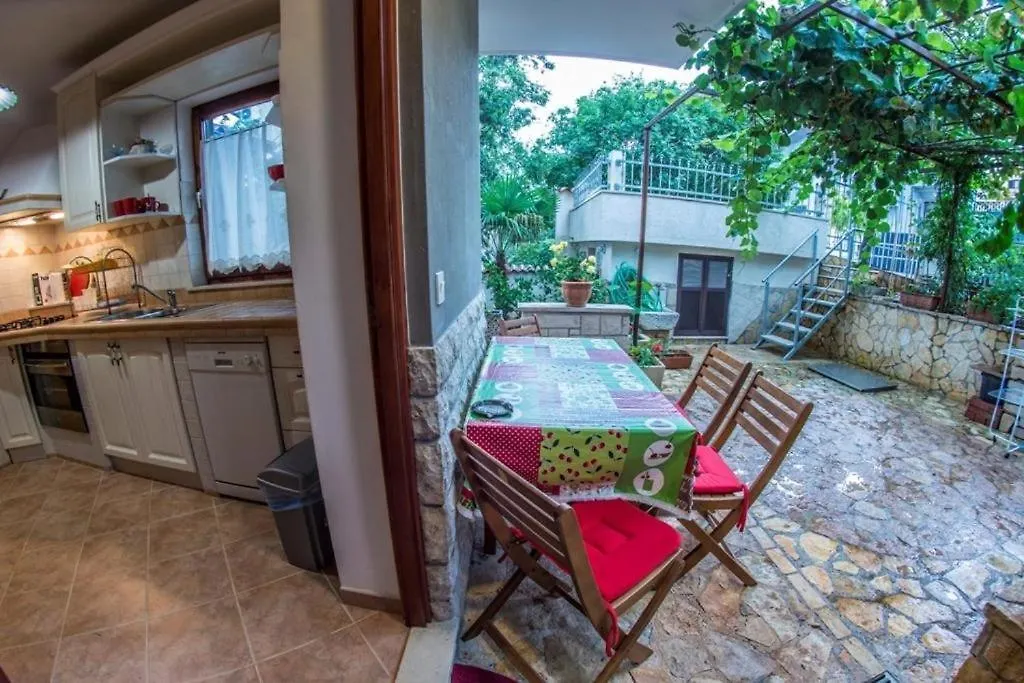 Apartment In Banjole With Air Conditioning, Wifi, Washing Machine 3360-2